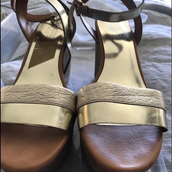 Beautiful shoe - Picture 1 of 3